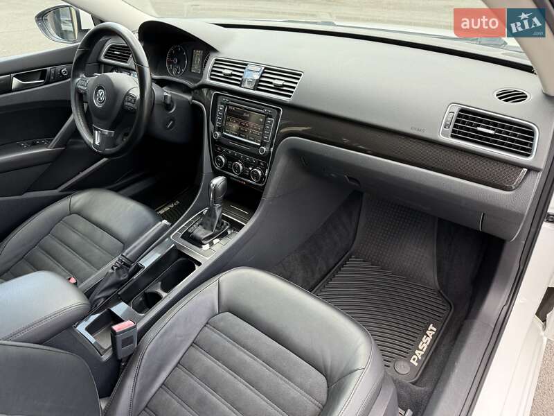 Седан Volkswagen Passat 2012 в Одессе