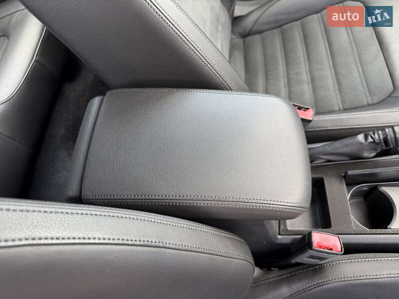 Седан Volkswagen Passat 2012 в Одессе