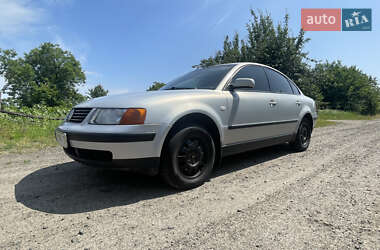 Седан Volkswagen Passat 2000 в Черкассах
