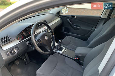Універсал Volkswagen Passat 2009 в 