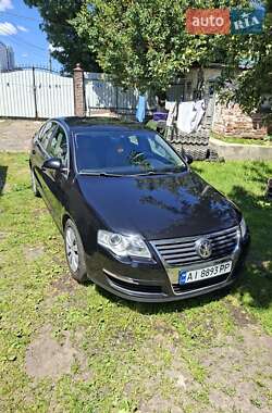 Седан Volkswagen Passat 2005 в Києві