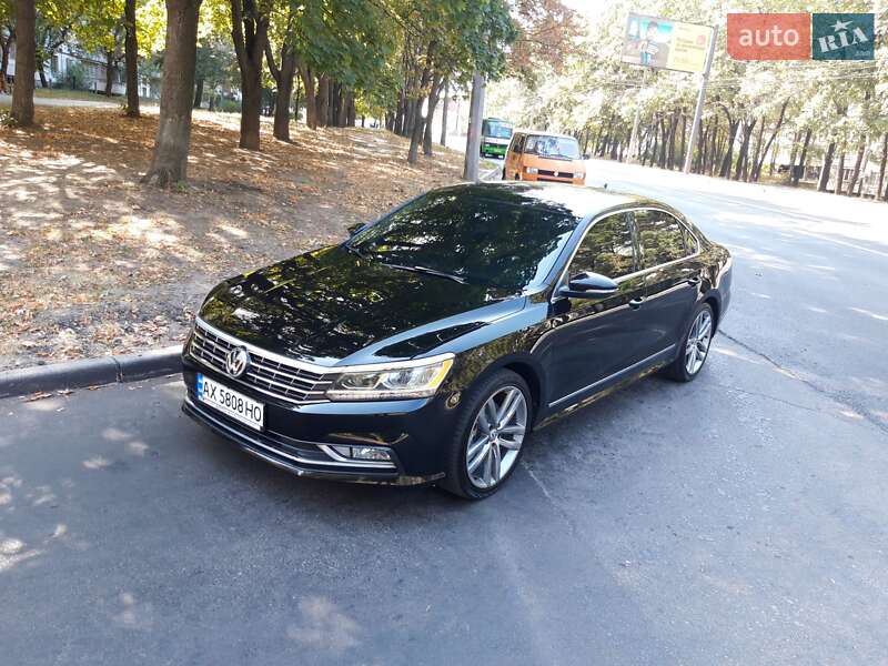 Седан Volkswagen Passat 2016 в Харькове