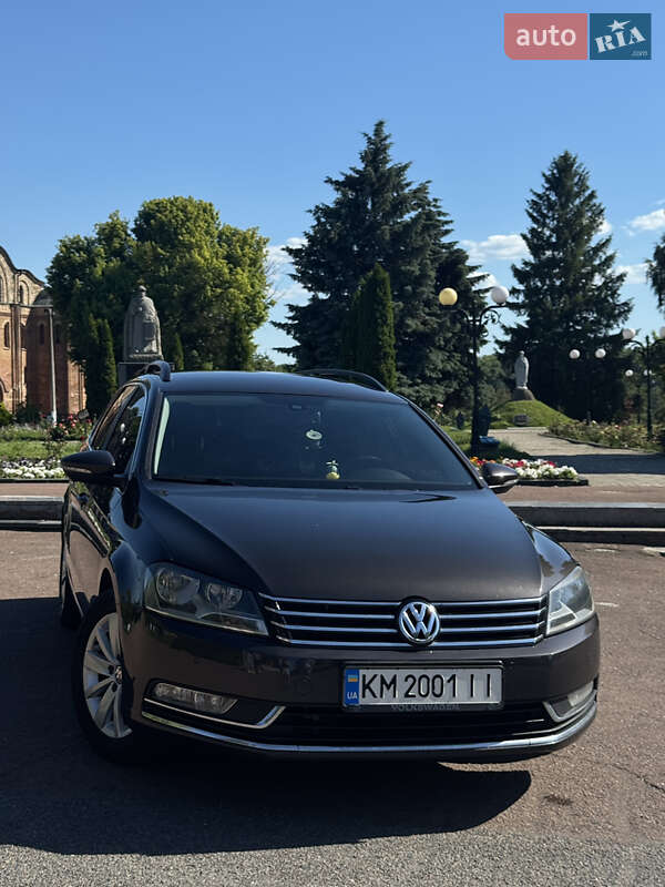 Универсал Volkswagen Passat 2011 в Житомире