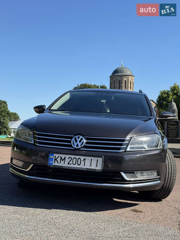Универсал Volkswagen Passat 2011 в Житомире