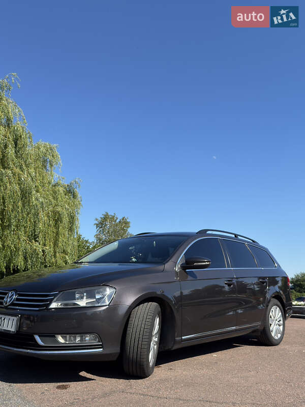 Универсал Volkswagen Passat 2011 в Житомире