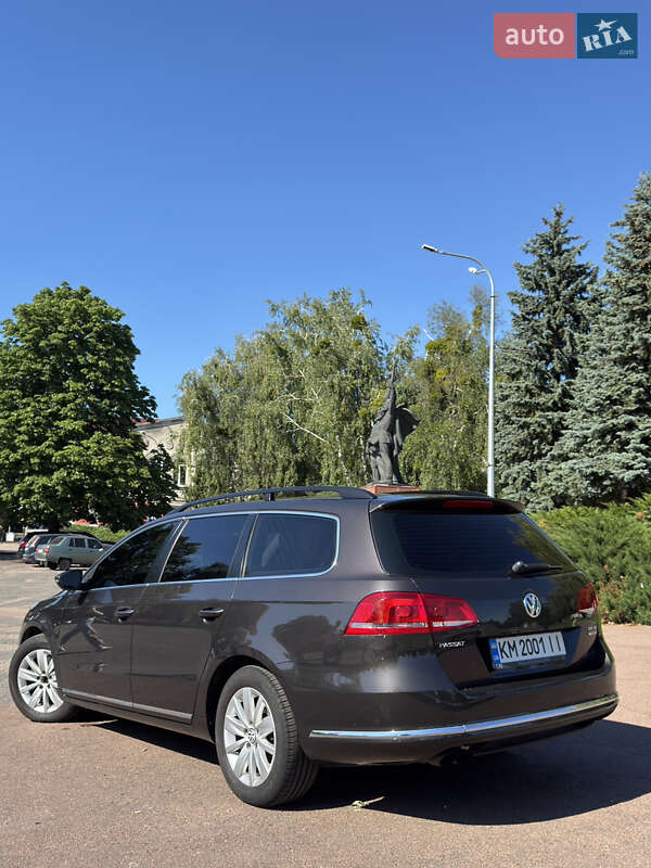 Универсал Volkswagen Passat 2011 в Житомире