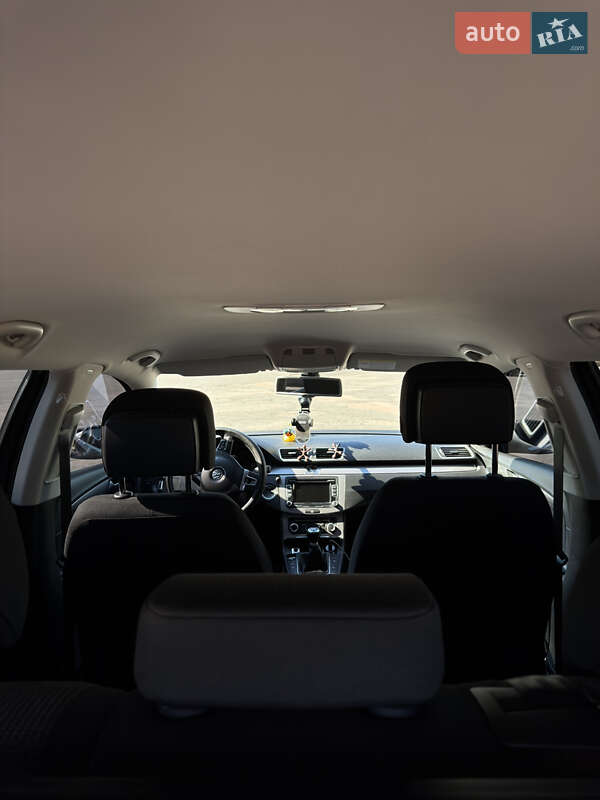 Универсал Volkswagen Passat 2011 в Житомире