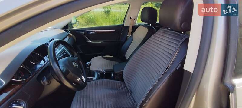 Седан Volkswagen Passat 2012 в Тульчині