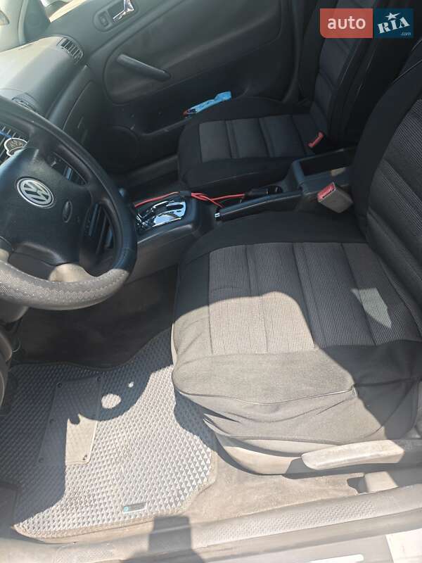 Универсал Volkswagen Passat 2004 в Киеве