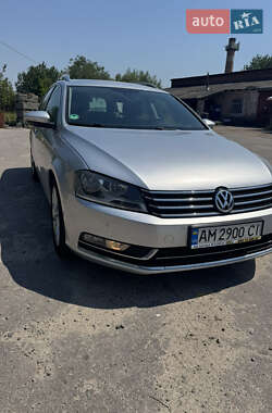 Універсал Volkswagen Passat 2014 в Житомирі