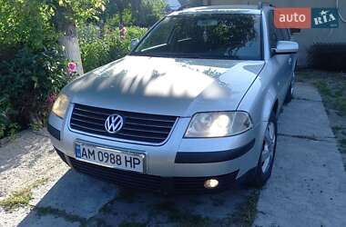 Универсал Volkswagen Passat 2003 в Звягеле