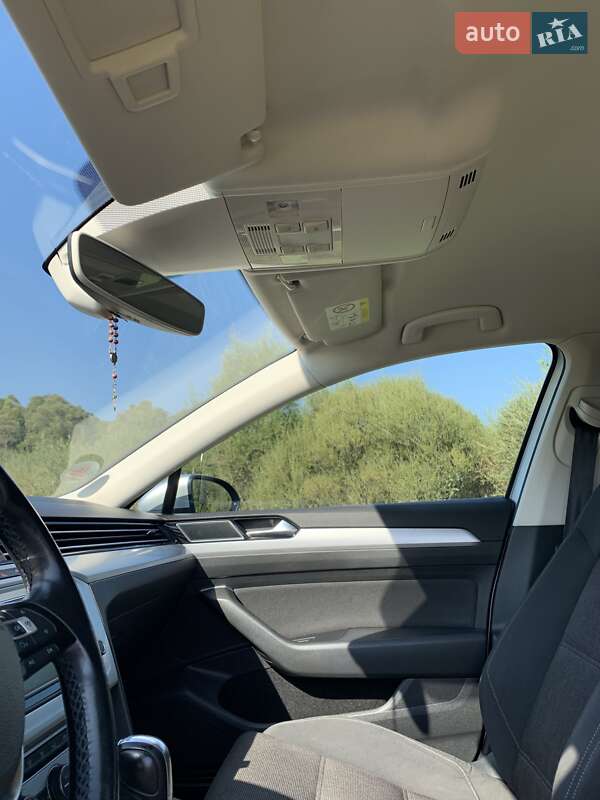 Універсал Volkswagen Passat 2015 в Самборі