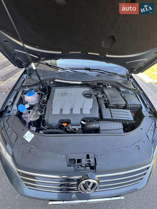 Універсал Volkswagen Passat 2012 в Корсунь-Шевченківському