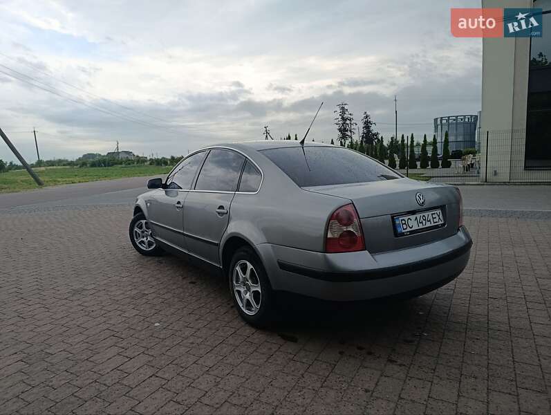 Седан Volkswagen Passat 2002 в Буске