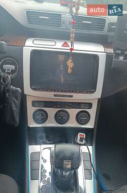 Універсал Volkswagen Passat 2006 в 