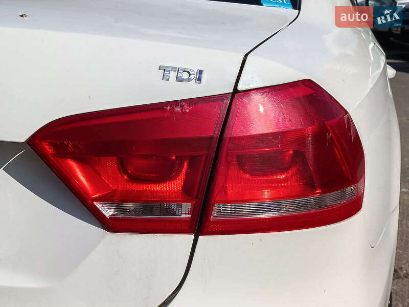 Седан Volkswagen Passat 2015 в Харькове