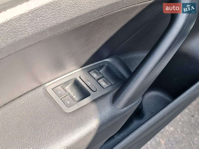 Седан Volkswagen Passat 2015 в Харькове