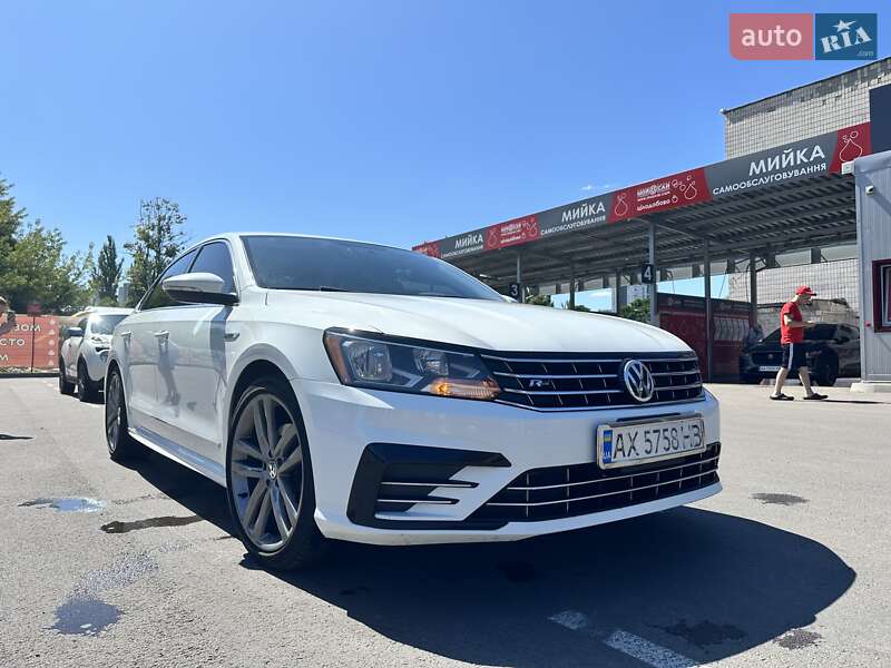 Седан Volkswagen Passat 2017 в Киеве