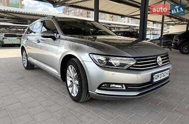 Универсал Volkswagen Passat 2015 в Житомире