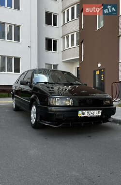 Седан Volkswagen Passat 1989 в Виннице