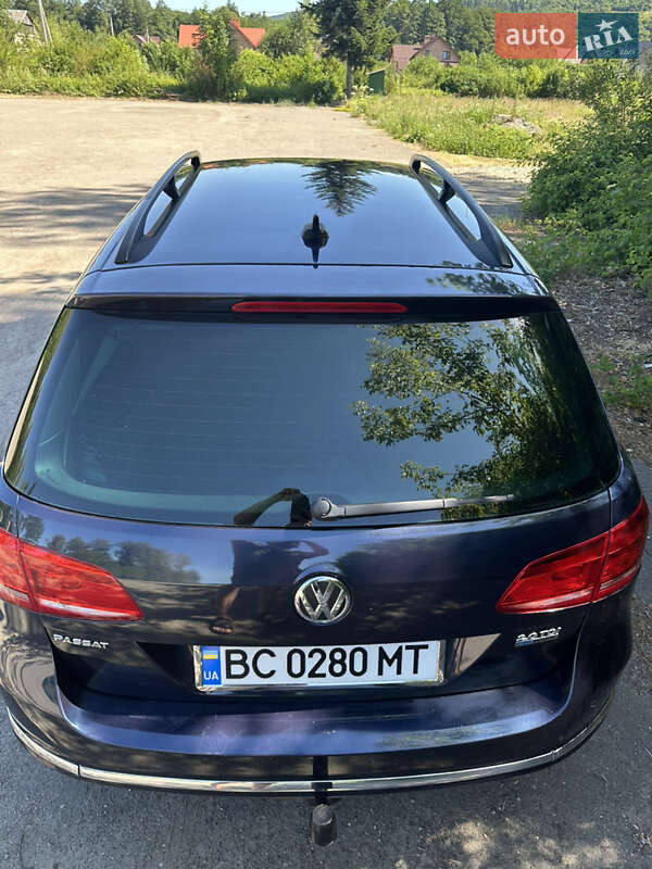 Універсал Volkswagen Passat 2011 в Самборі