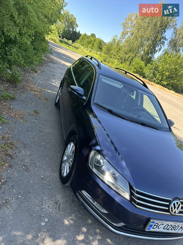 Універсал Volkswagen Passat 2011 в Самборі