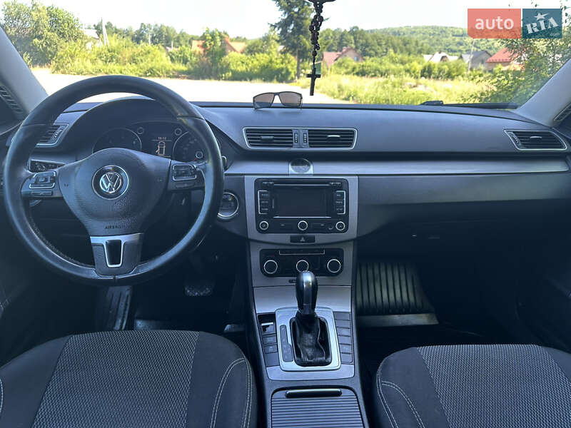 Універсал Volkswagen Passat 2011 в Самборі