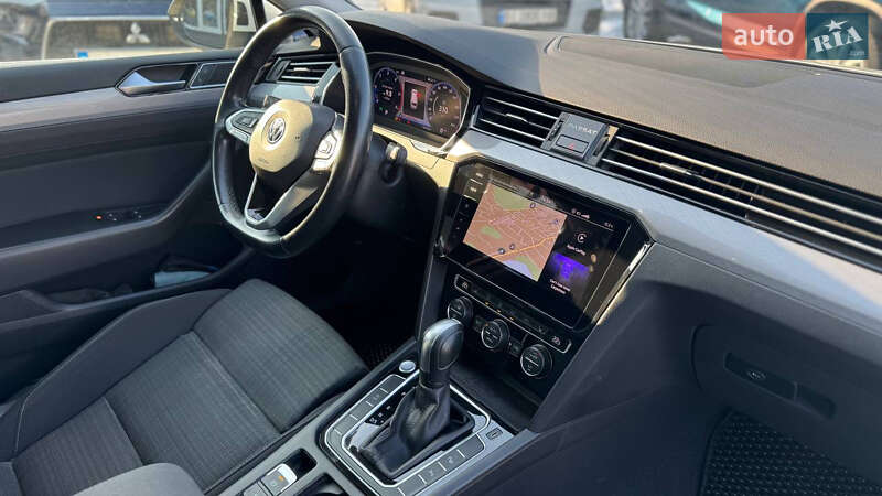 Универсал Volkswagen Passat 2019 в Полтаве фото 12 Универсал Volkswagen Passat 2019 в Полтаве
