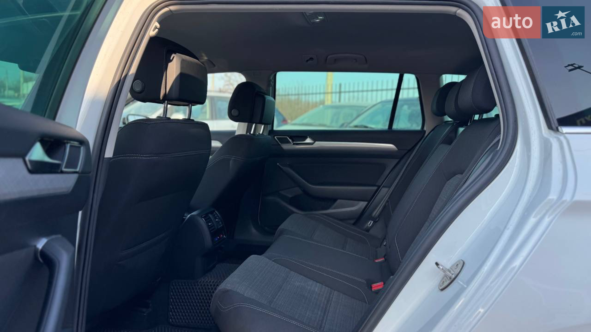 2019 Volkswagen Passat - мініатюра 15