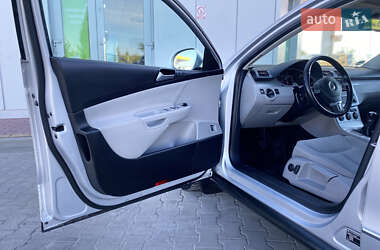 Універсал Volkswagen Passat 2010 в 