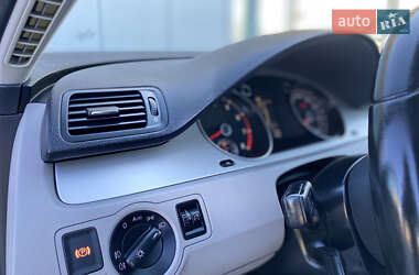 Універсал Volkswagen Passat 2010 в 