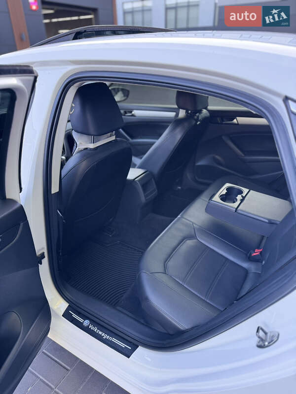 Седан Volkswagen Passat 2012 в Черкассах