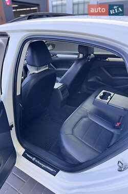 Седан Volkswagen Passat 2012 в 
