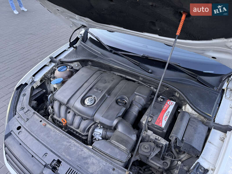 Седан Volkswagen Passat 2012 в Черкассах