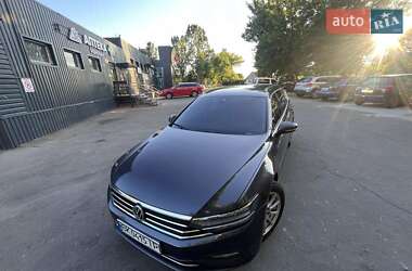 Универсал Volkswagen Passat 2020 в Вараше