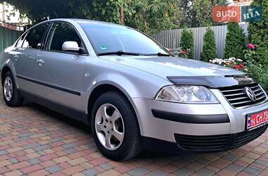 Седан Volkswagen Passat 2002 в Умані