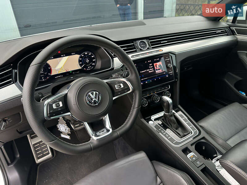 Універсал Volkswagen Passat 2016 в Ужгороді