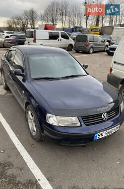 Седан Volkswagen Passat 1997 в Зарічному
