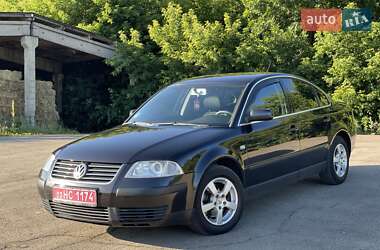 Седан Volkswagen Passat 2003 в Луцьку