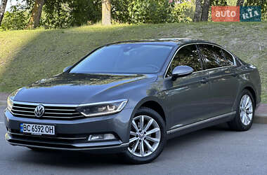 Седан Volkswagen Passat 2015 в Києві