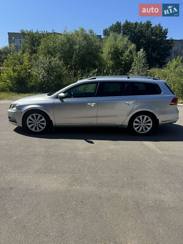 Універсал Volkswagen Passat 2011 в Охтирці
