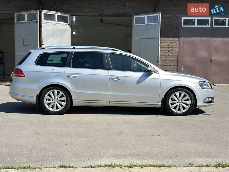 Універсал Volkswagen Passat 2011 в Охтирці
