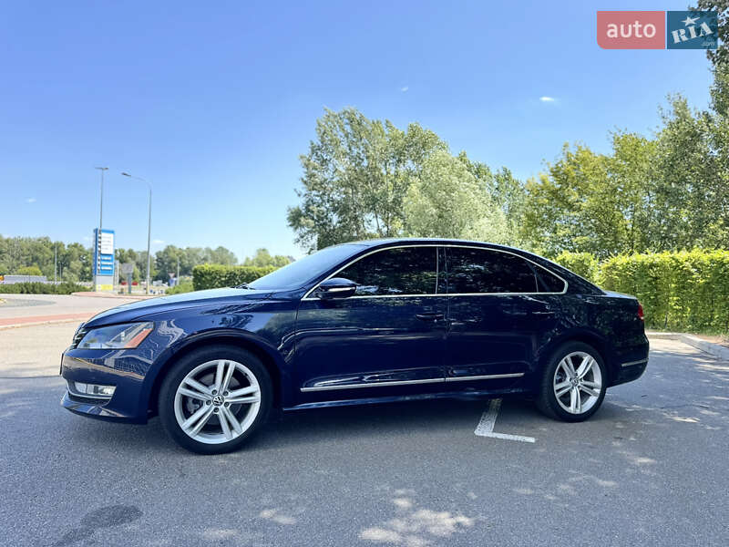 Седан Volkswagen Passat 2012 в Рівному