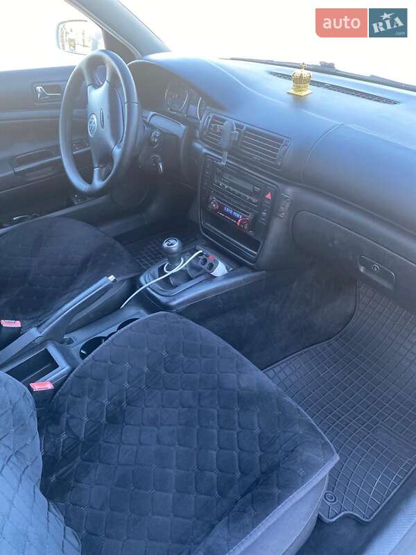 Універсал Volkswagen Passat 2003 в Чернівцях