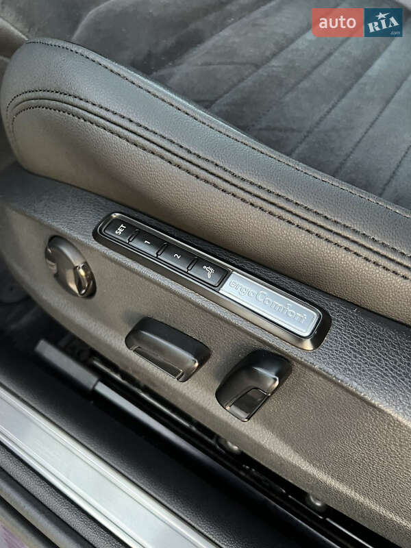 Седан Volkswagen Passat 2015 в Львове