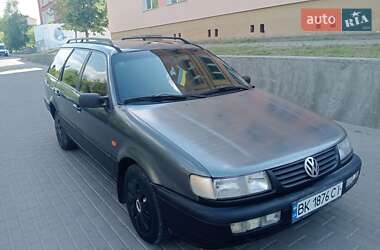 Универсал Volkswagen Passat 1995 в Ровно