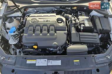 Седан Volkswagen Passat 2015 в 