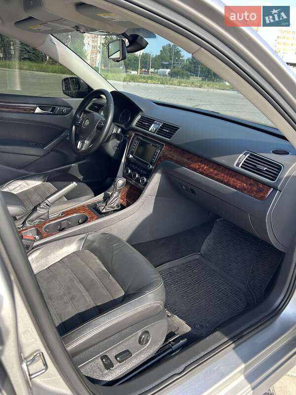 Седан Volkswagen Passat 2012 в Городище