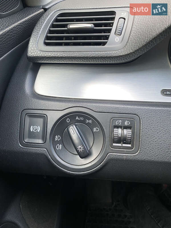 Седан Volkswagen Passat 2008 в Виноградові