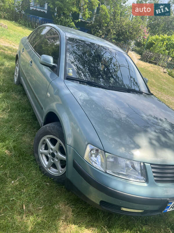 Седан Volkswagen Passat 1998 в Івано-Франківську